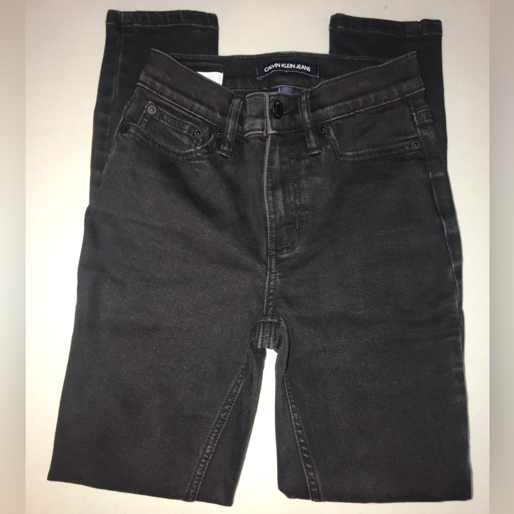 Calvin Klein Jeans high rise skinny made from Repreve black denim Jeans size 24